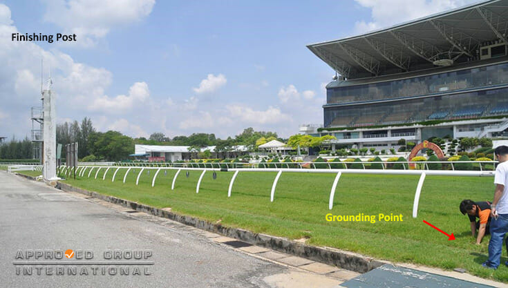 Photograph 1: View of the grounding point of the Finishing Post. The grounding point is located about twenty-five (25) metres from the finishing post.