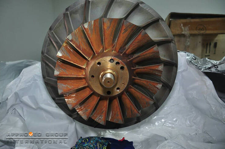 The SSC impeller showed a layer of oxide throughout the impeller blades. The oxide layer was found formed along water marks on each of the impeller blade. Under original condition, there were two (2) balancing pins fastened at the centre body of the SSC impeller. However, during the team’s inspection, only one (1) remaining balancing pin.